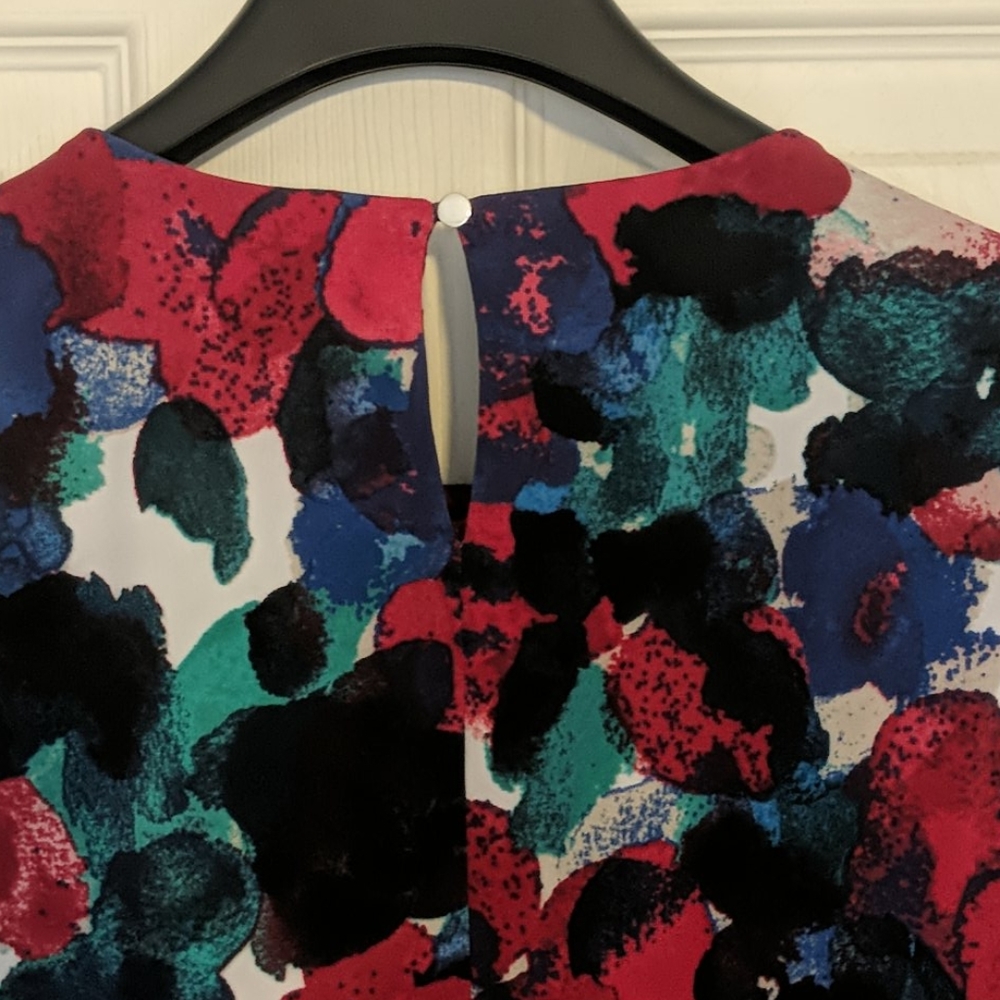 Calvin Klein pattern top - Picture 3 of 3